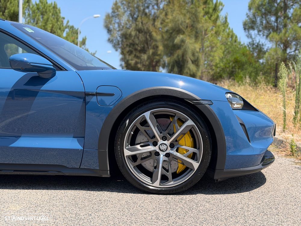 Porsche Taycan Cross Turismo Turbo - 17