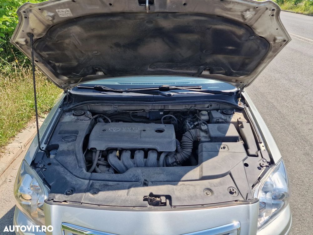Toyota Avensis - 4