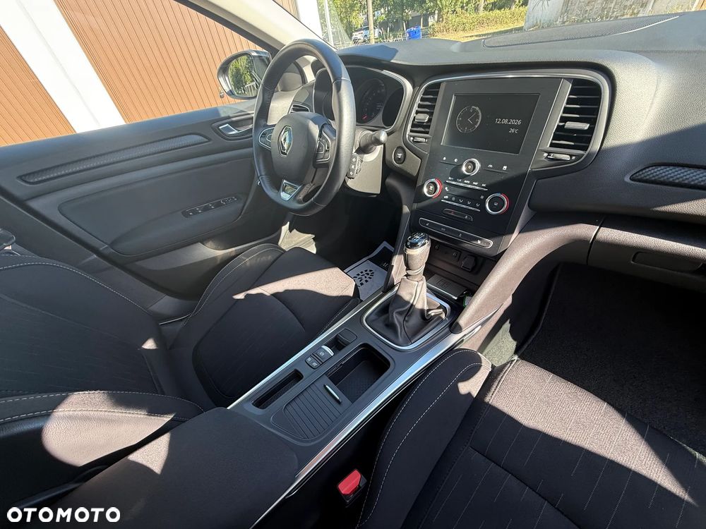 Renault Megane TCe 140 GPF LIMITED - 17