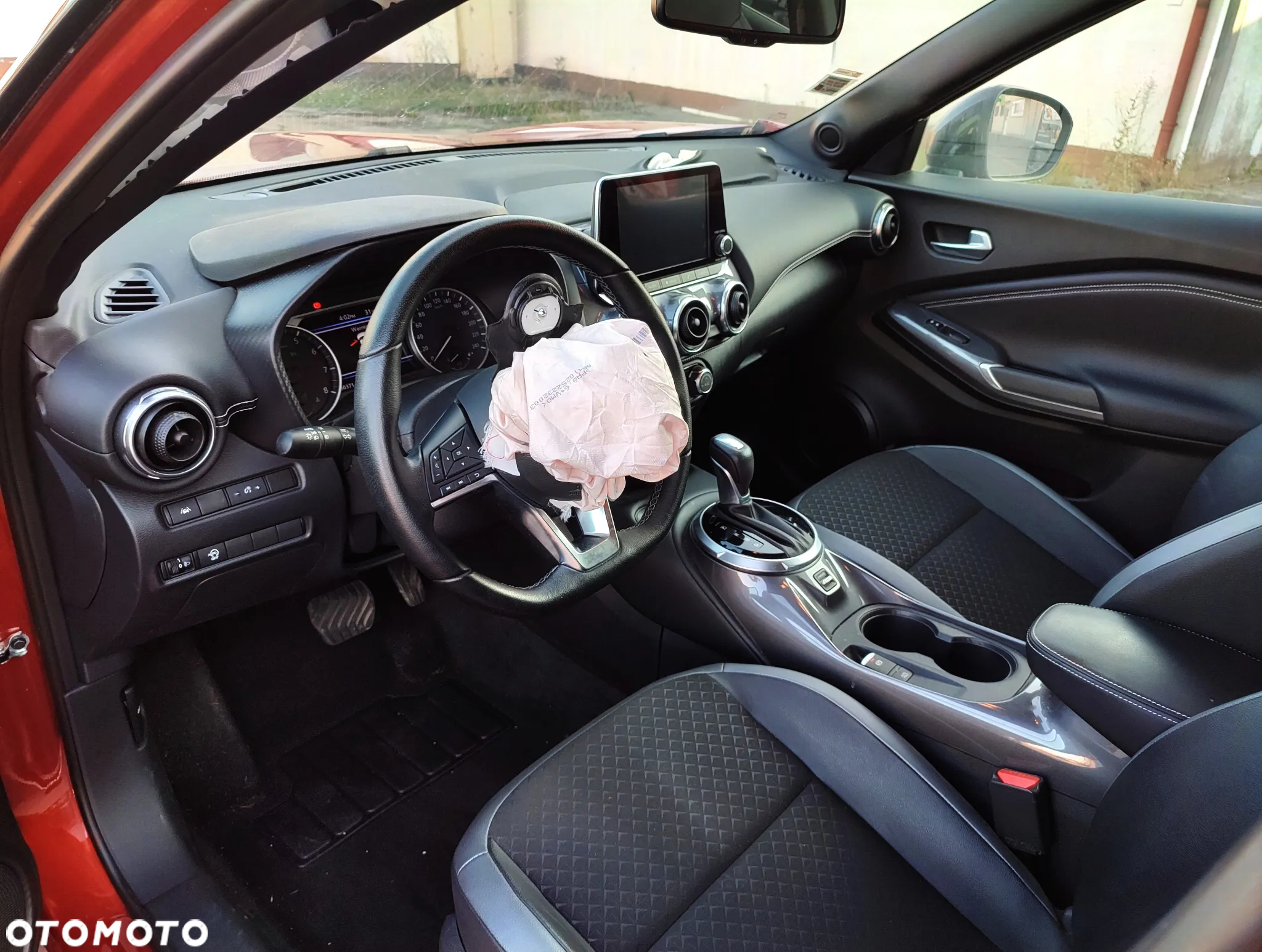 Nissan Juke 1.0 DIG-T DCT Tekna - 10