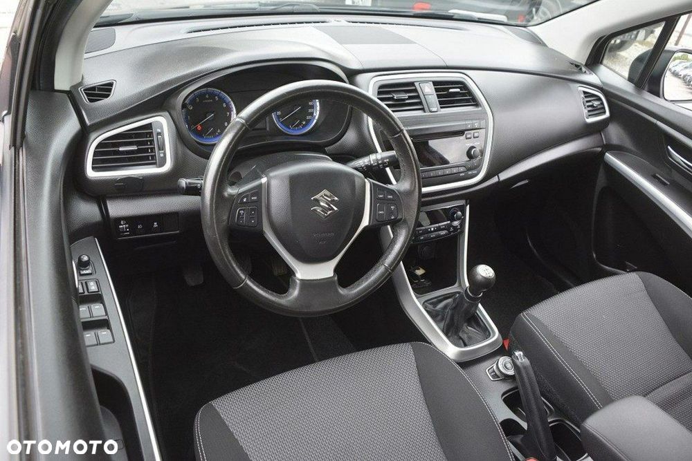 Suzuki SX4 S-Cross 1.6 Premium 4WD - 11