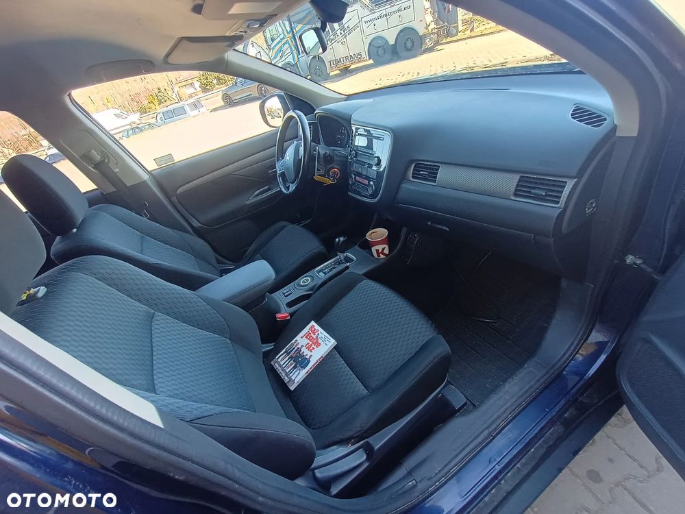 Mitsubishi Outlander 2.2 DI-D 4WD Automatik Instyle - 37