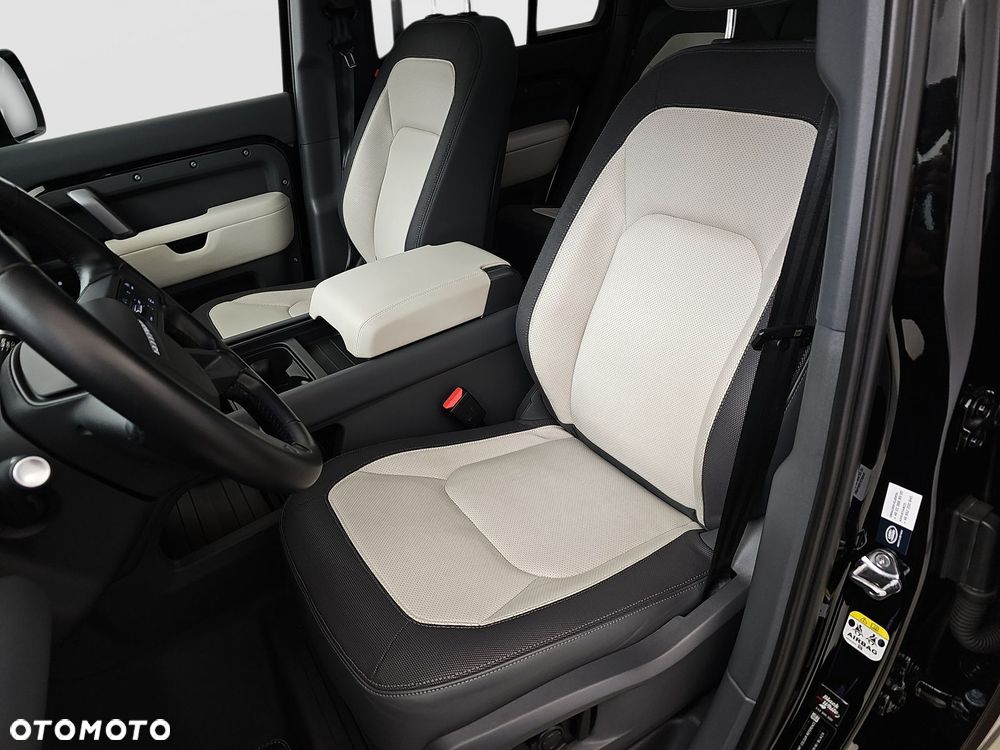 Land Rover Defender - 11