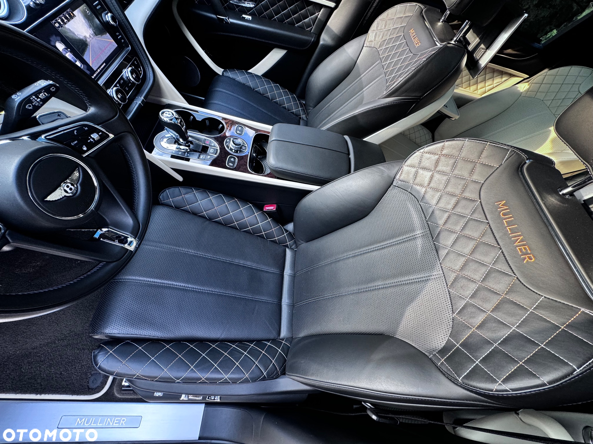 Bentley Bentayga W12 Mulliner - 19