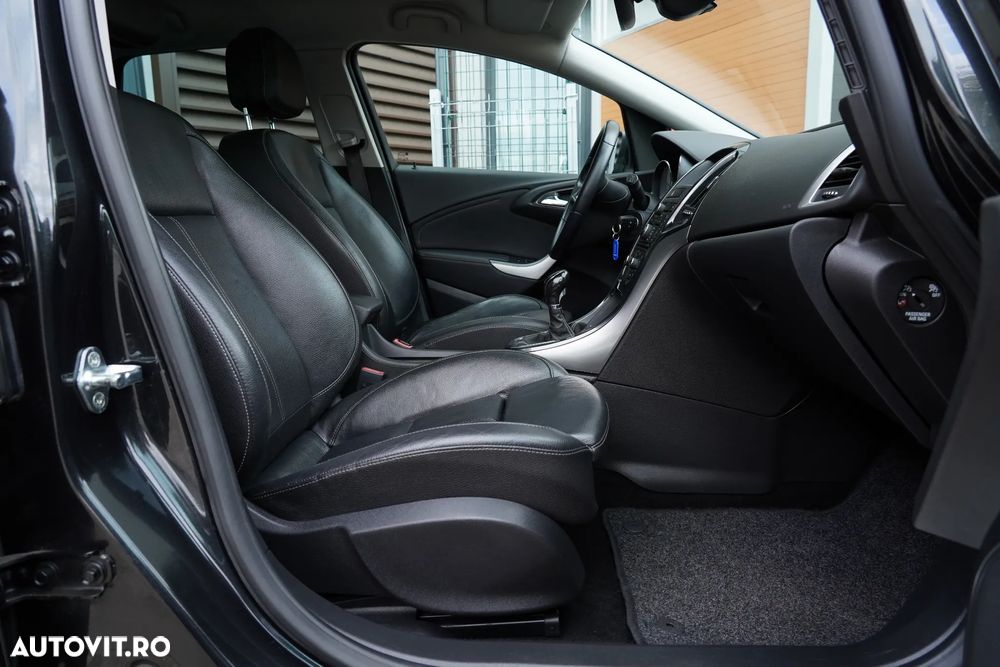 Opel Astra 1.7 CDTI ECOTEC Cosmo - 8