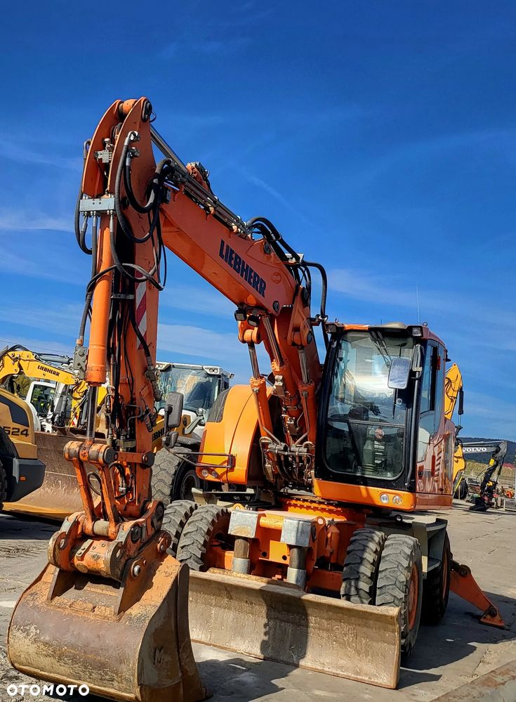Liebherr A914 Compact