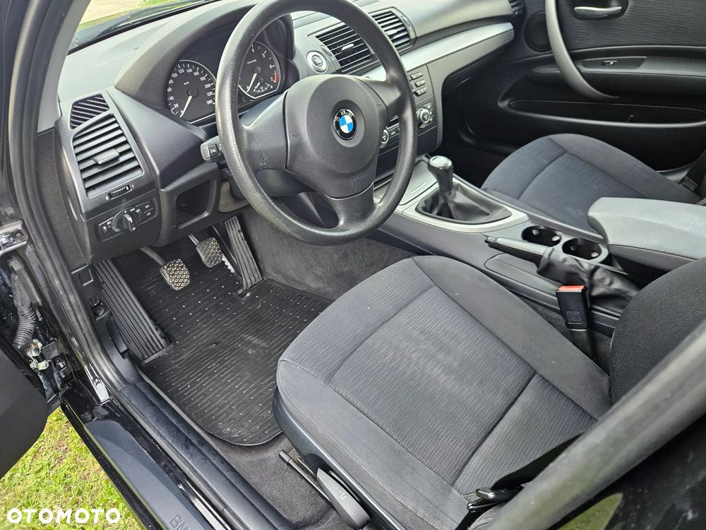 BMW Seria 1 - 32