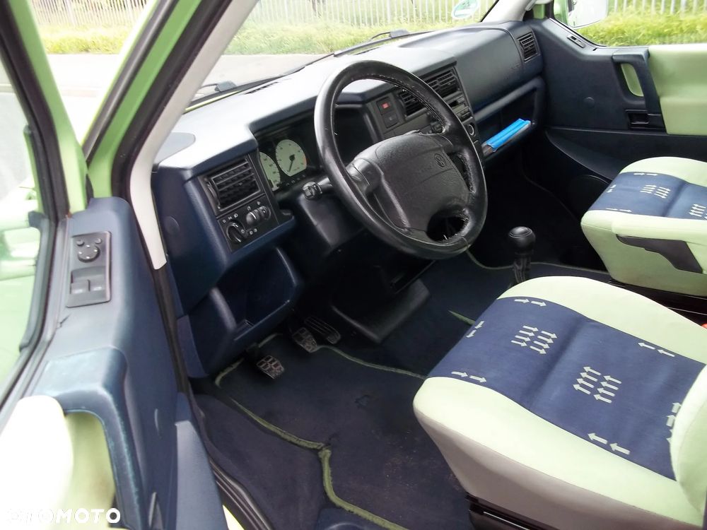 Volkswagen Multivan Standard - 9