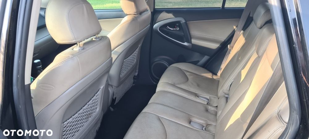 Toyota RAV4 - 3
