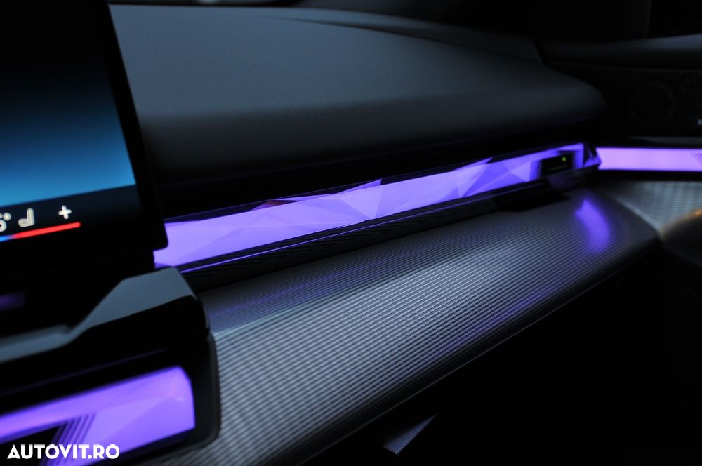 BMW Seria 5 520i AT MHEV - 30