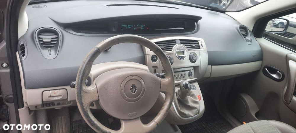 Renault Scenic 1.5 dCi Privilege - 13