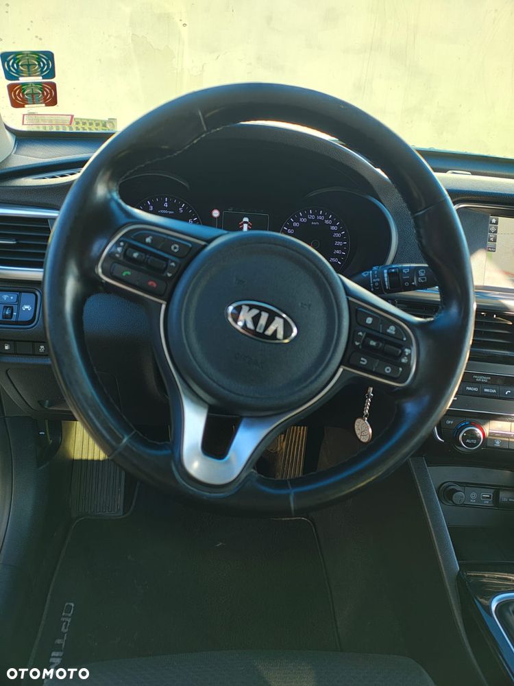 Kia Optima - 8