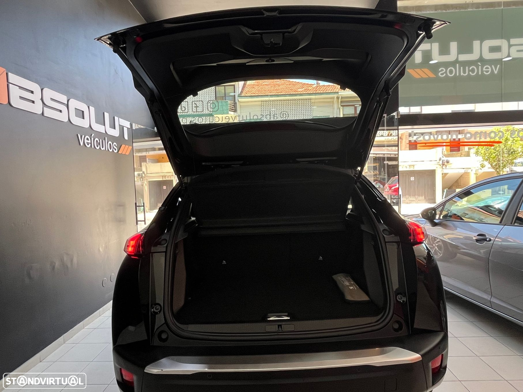 Peugeot 2008 1.5 BlueHDi GT EAT8 - 26