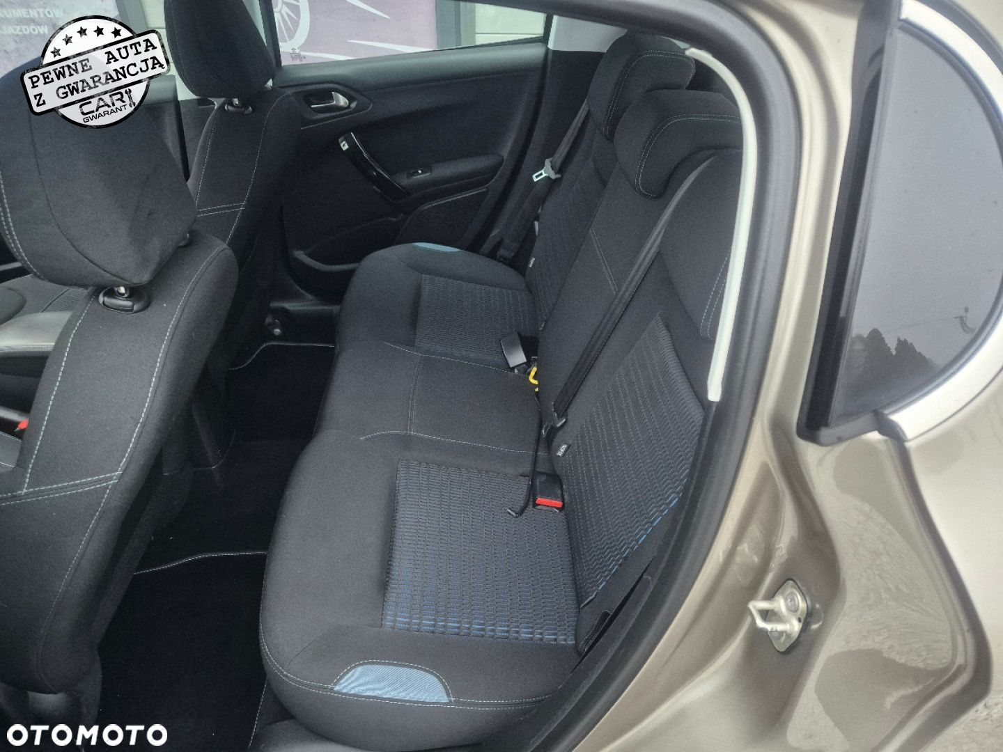 Peugeot 208 - 14
