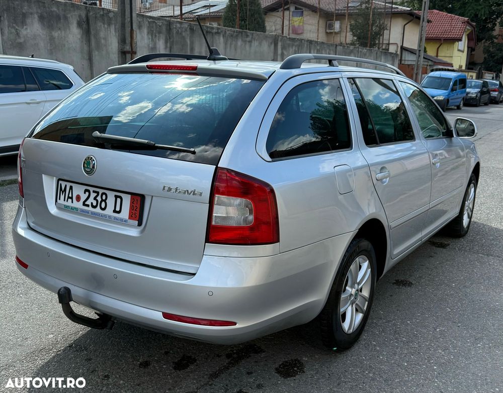 Skoda Octavia Combi Diesel 1.6 TDI DSG Ambition - 6