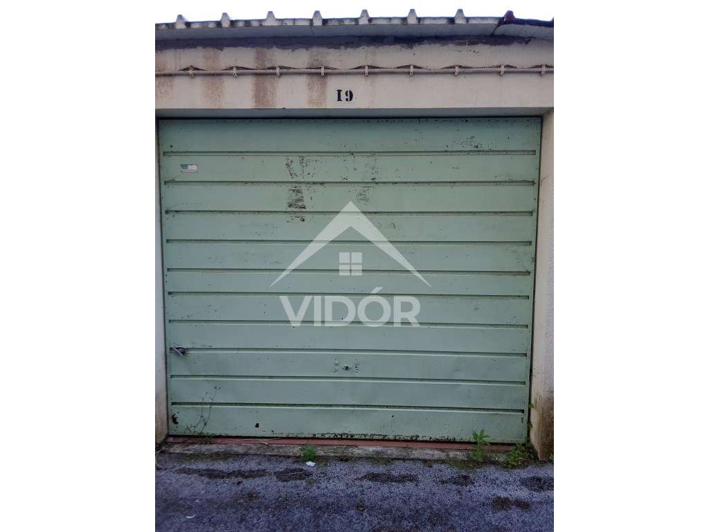 Lg. Garagem na Rua Joaquim Sottomayor nº115 - Grande imagem: 2/3
