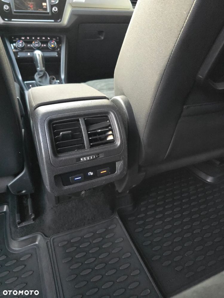Volkswagen Touran - 13