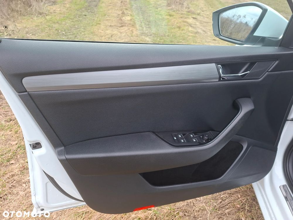 Skoda Superb 2.0 TDI DSG Premium Edition - 9