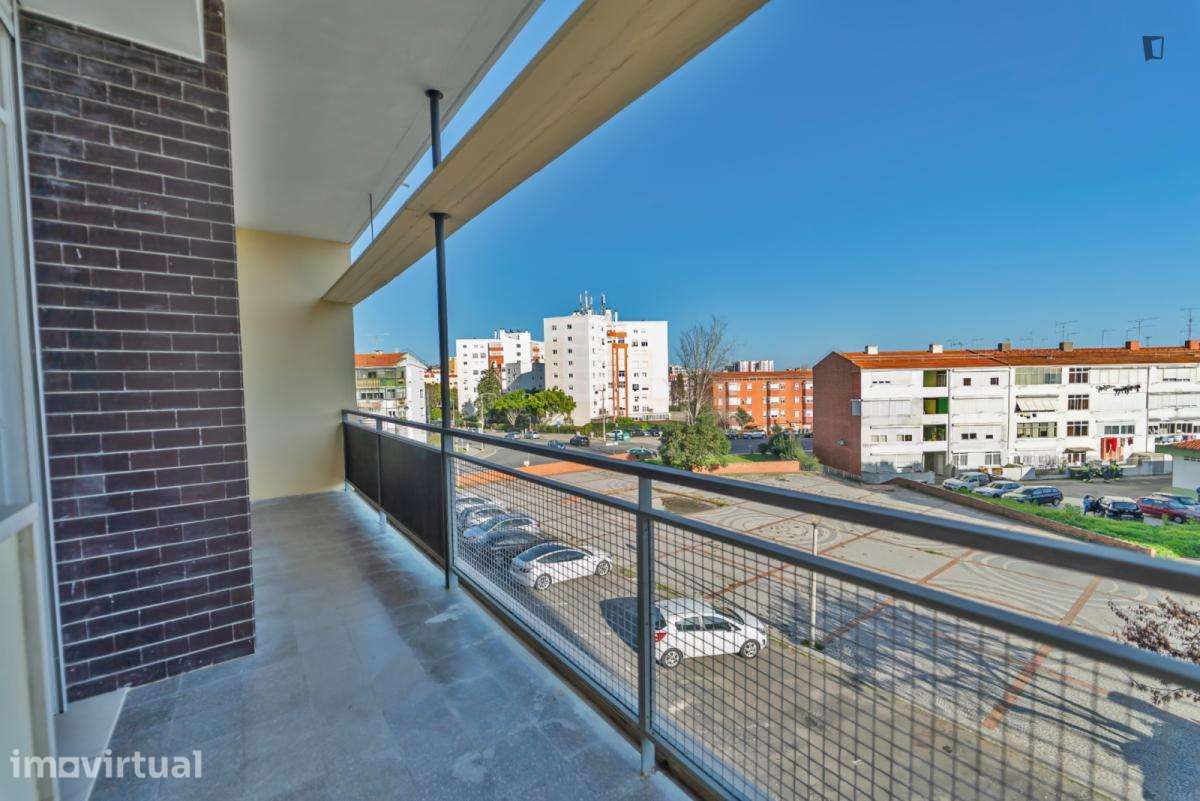 Quarto - localizado em Olivais Lisbon - Grande imagem: 3/13