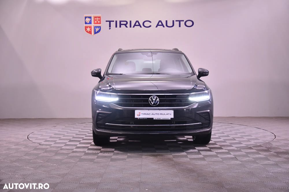 Volkswagen Tiguan - 8
