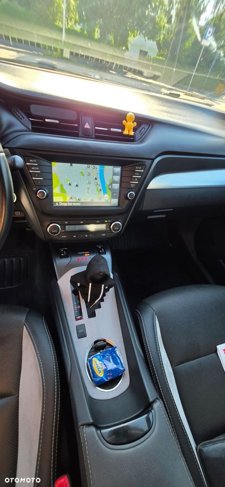 Toyota Avensis 1.8 Premium MS - 16