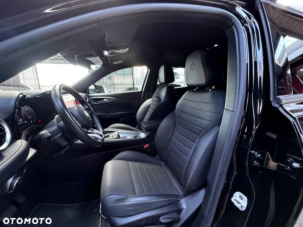 Alfa Romeo Tonale 1.5 T4 GSE mHEV TI DCT - 12