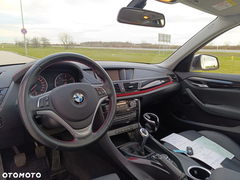 BMW X1 sDrive18d Sport Line - 26