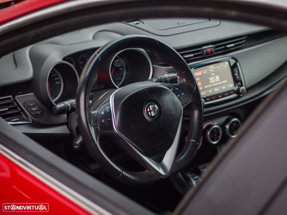 Alfa Romeo Giulietta 1.6 JTDm Exclusive - 19