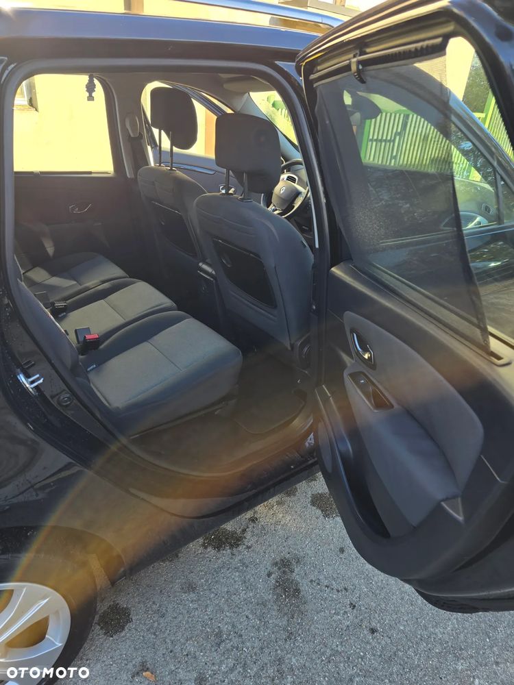 Renault Grand Scenic - 18