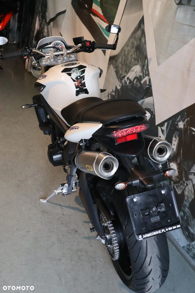 Triumph Street Triple - 12