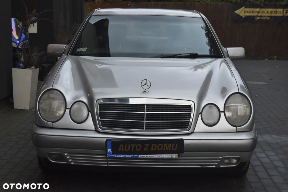 Mercedes-Benz Klasa E 230 Classic - 3