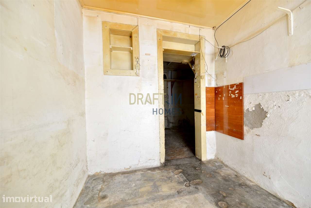 Loja para Remodelação Total | Rua São Boaventura | 32 m² | Possibilida - Grande imagem: 3/15