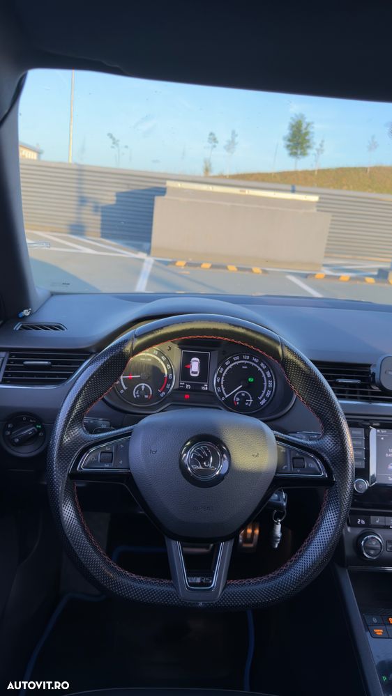 Skoda Octavia 2.0 TDI DSG RS - 12