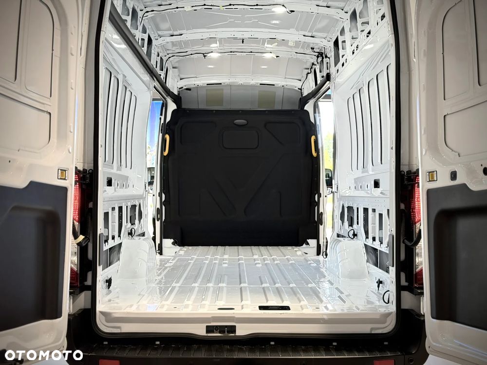 Ford Transit - 13