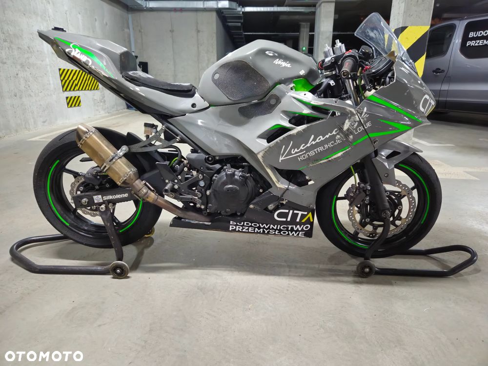 Kawasaki Ninja 400 - 1