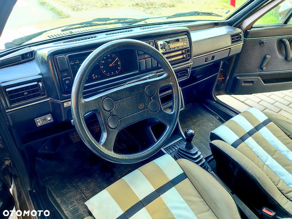 Volkswagen Golf - 9
