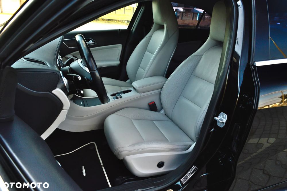 Mercedes-Benz Klasa A 250 4Matic 7G-DCT - 9