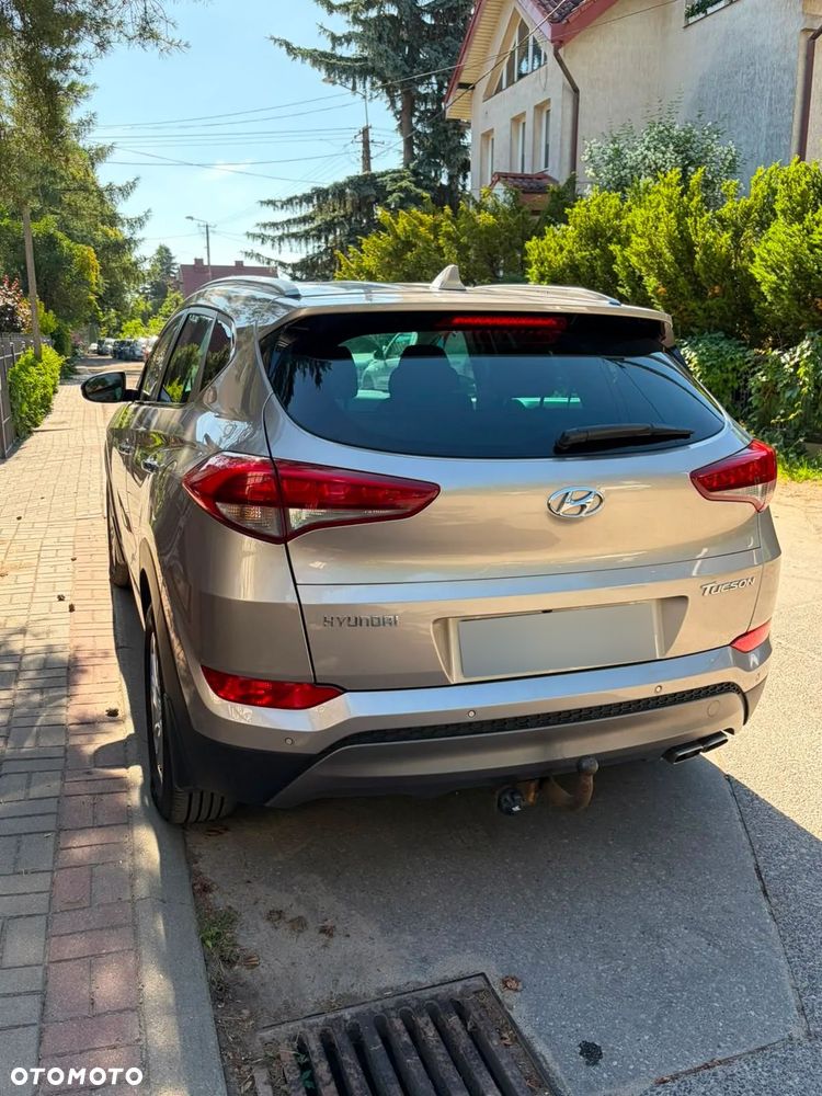 Hyundai Tucson 2.0 CRDI BlueDrive Style 2WD - 8