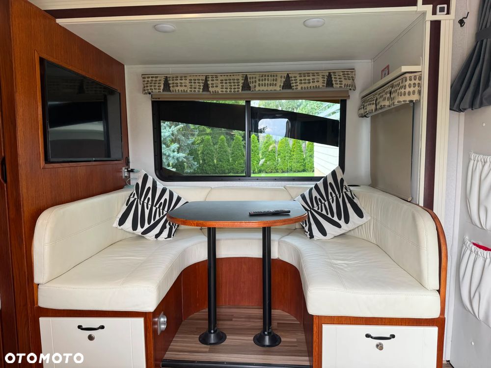 Mercedes-Benz Sprinter - 28