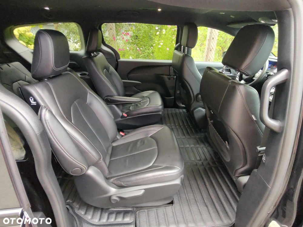 Chrysler Pacifica - 6