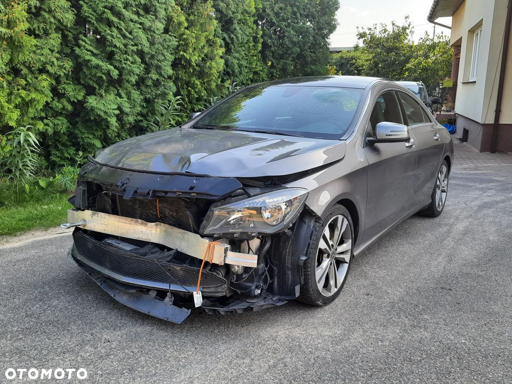 Mercedes-Benz CLA 250 7G-DCT Peak Edition - 2