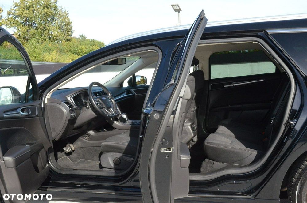 Ford Mondeo - 35