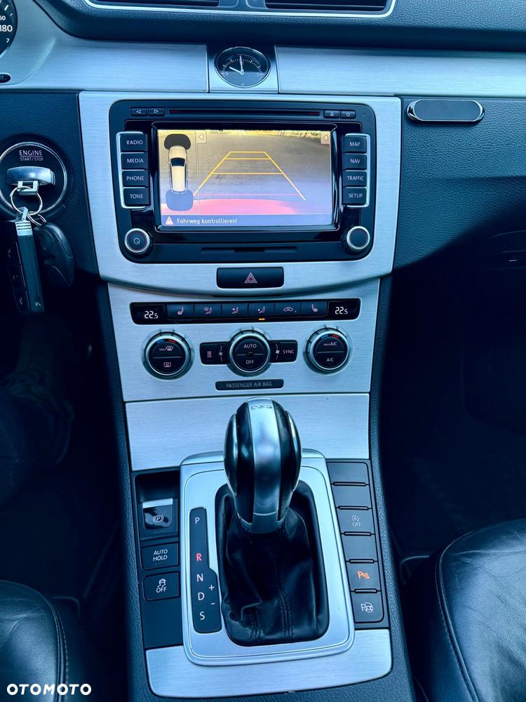 Volkswagen Passat 2.0 TDI DSG BlueMotion Technology R-Line - 34