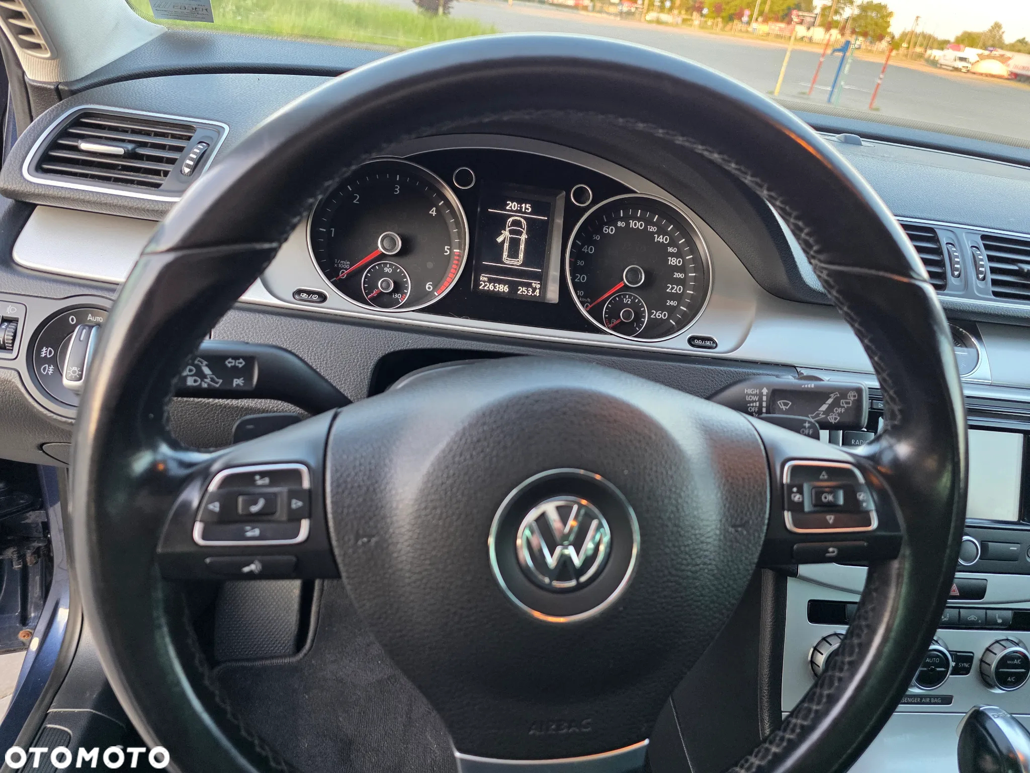 Volkswagen Passat 2.0 TDI Highline DSG - 18