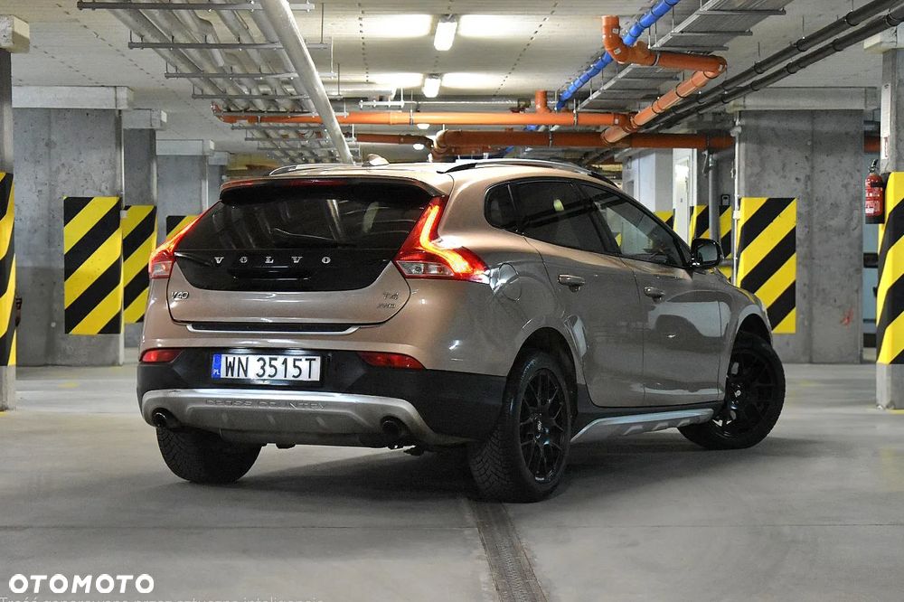 Volvo V40 Cross Country T4 AWD Drive-E Momentum - 5