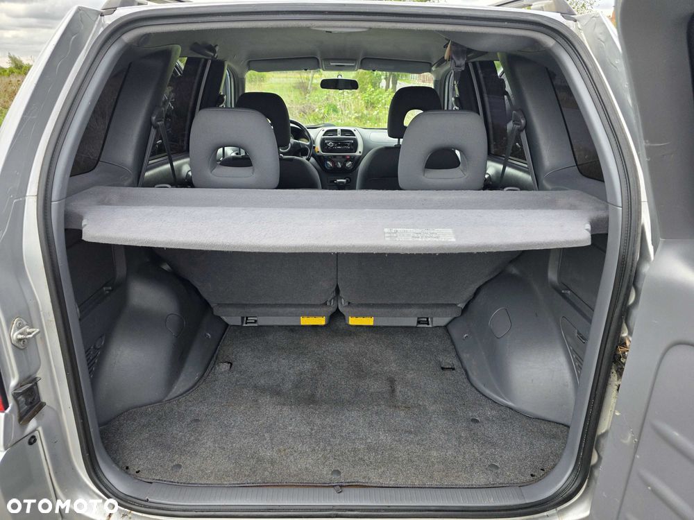 Toyota RAV4 - 8