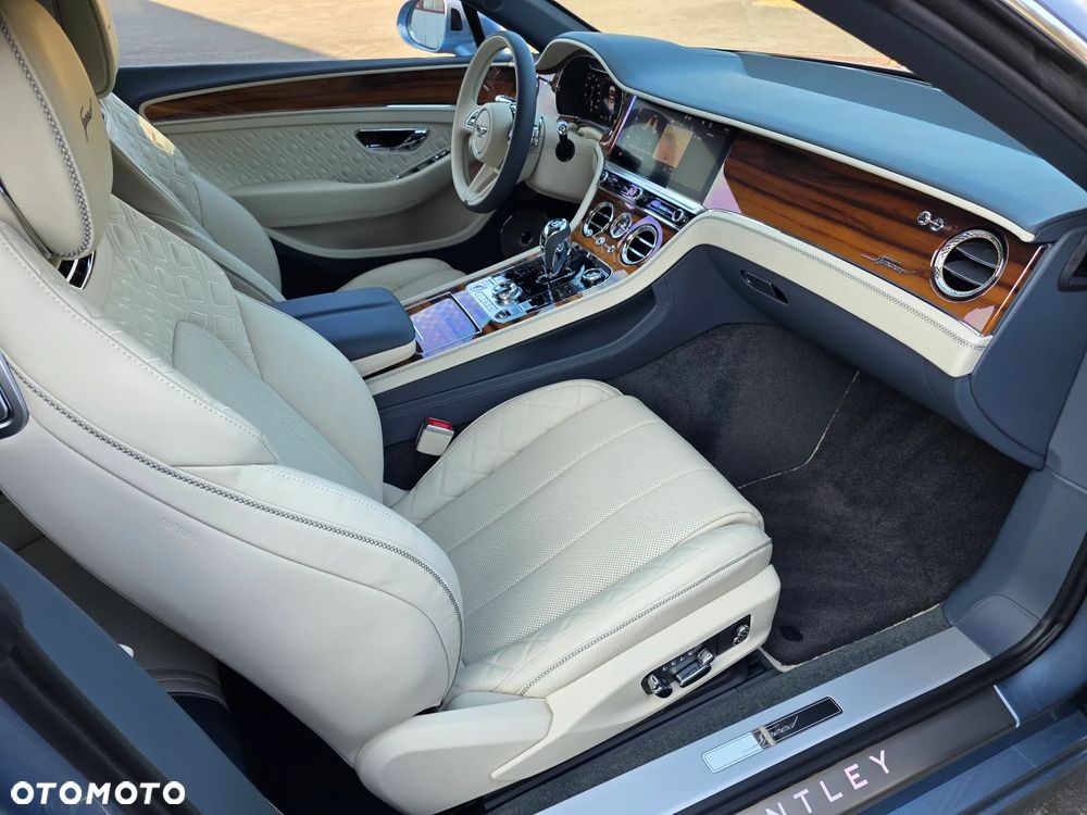 Bentley Continental GT - 16