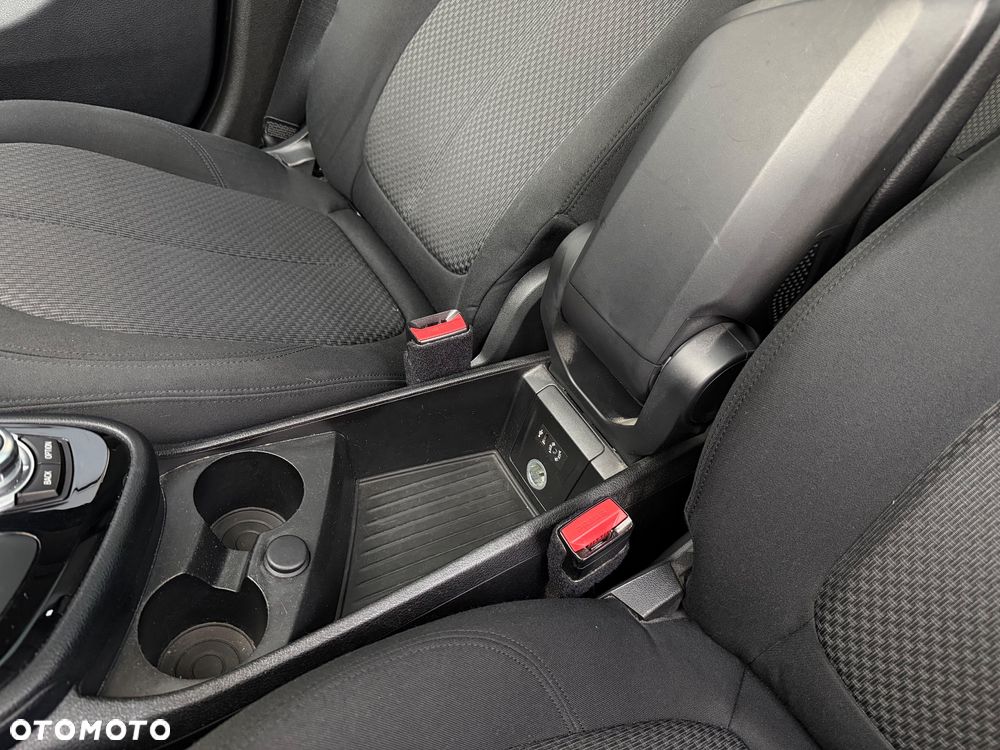 BMW Seria 2 218d Active Tourer - 29