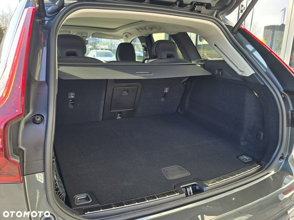 Volvo XC 60 T8 AWD Ultra Dark - 12