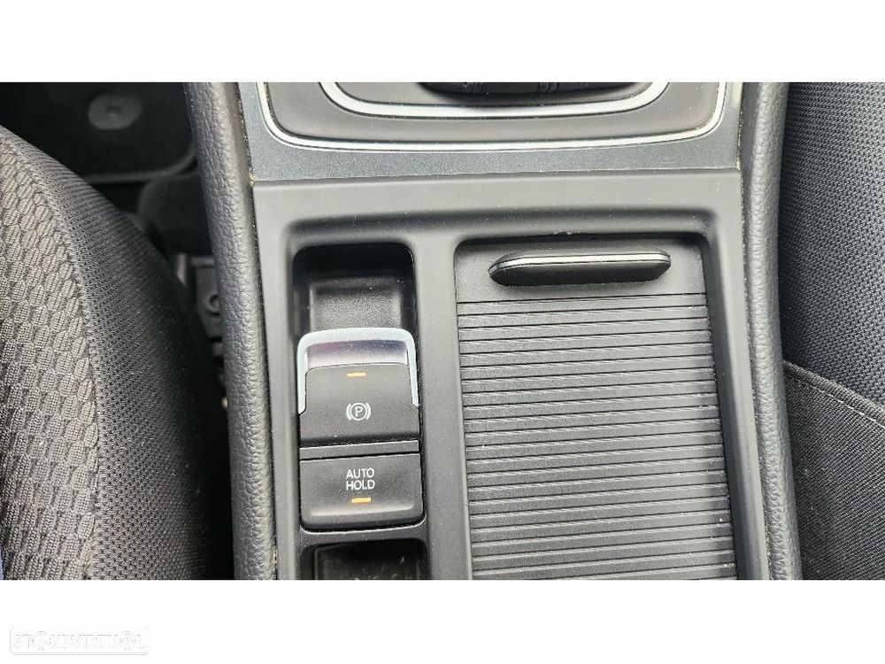 VW Golf Variant 1.6 TDi Confortline - 17